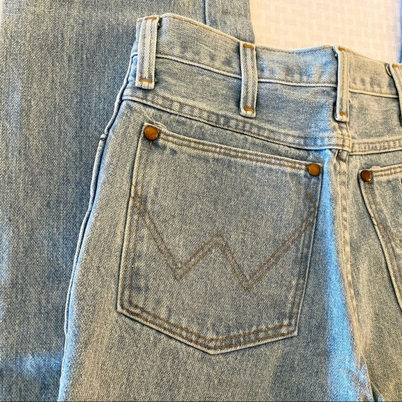 Vintage Wrangler classic style jeans, light blue, regular cowboy cut fit - Picture 8 of 10